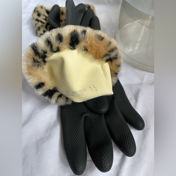 Vintage inspired rubber gloves with faux fur size 7.5 NEW in box - Picture 3 of 5